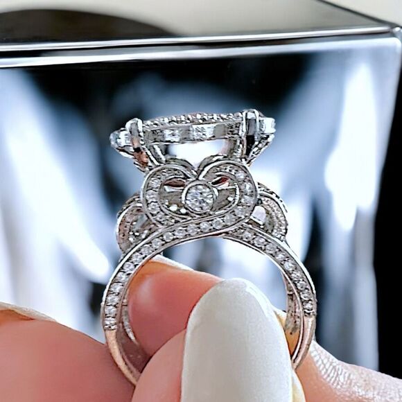 NIB Alloy White Gold Cubic Zirconia Heart Diamond Sterling Silver Ring - Size 8. - Picture 4 of 7